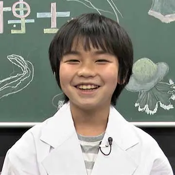 クラゲ博士ちゃん 大本樹 クラゲの驚きの進化 魅力を動画で紹介 マリ子の部屋へ